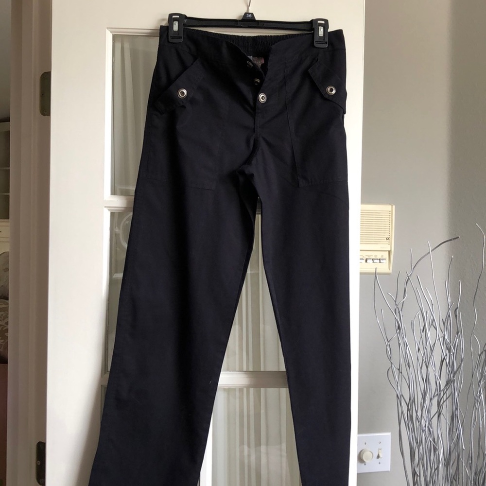 Scrubs black pants